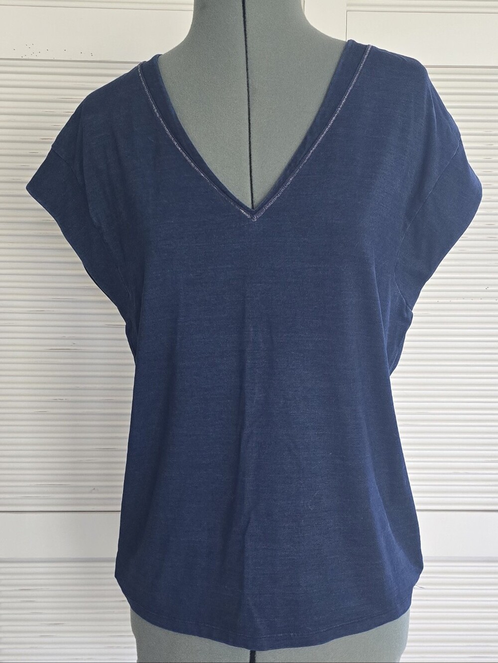 White House Black Market Navy V-Neck Short Sleeve Top